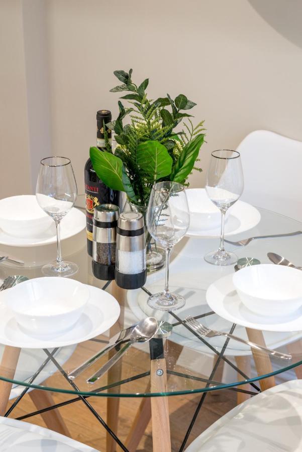 Westfield Apartment 2 Bedroom Near Notting Hill Londra Dış mekan fotoğraf